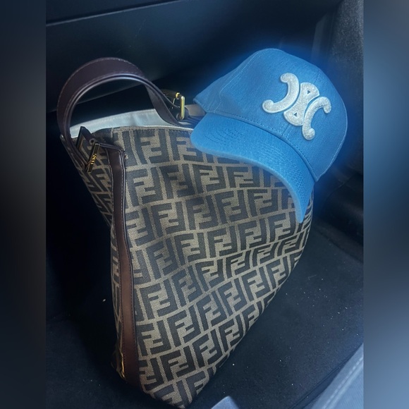 Luxury cap - Picture 8 of 12